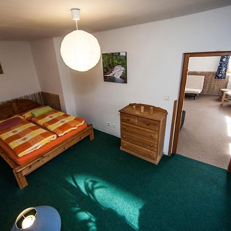 Vegzion - Vegan B&B Svoboda nad Upou Bagian luar foto