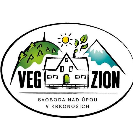 Vegzion - Vegan B&B Svoboda nad Upou Bagian luar foto