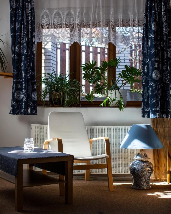 Vegzion - Vegan B&B Svoboda nad Upou Bagian luar foto